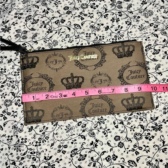 Juicy Couture Wristlet - Picture 4 of 5